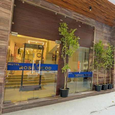 Rosewood Suites A Family Hotel Near Delhi Airport New Delhi Bagian luar foto