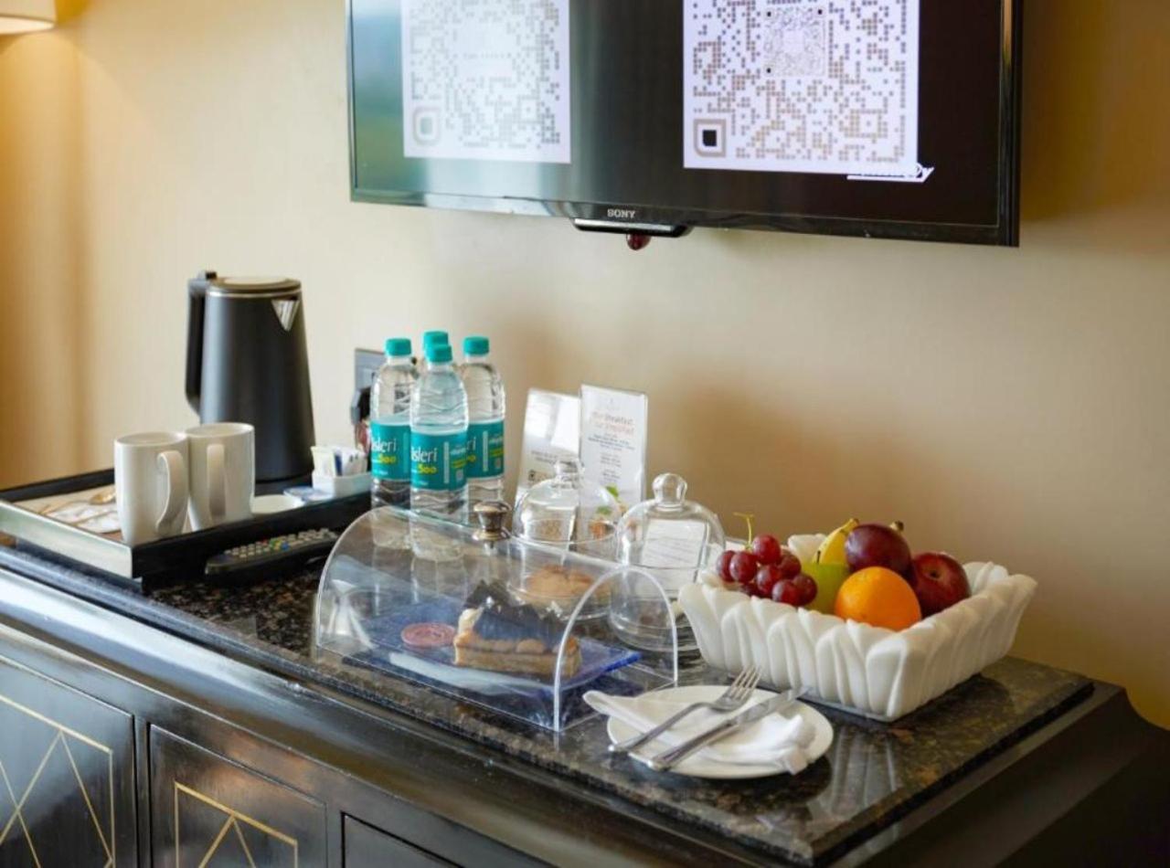 Rosewood Suites A Family Hotel Near Delhi Airport New Delhi Bagian luar foto