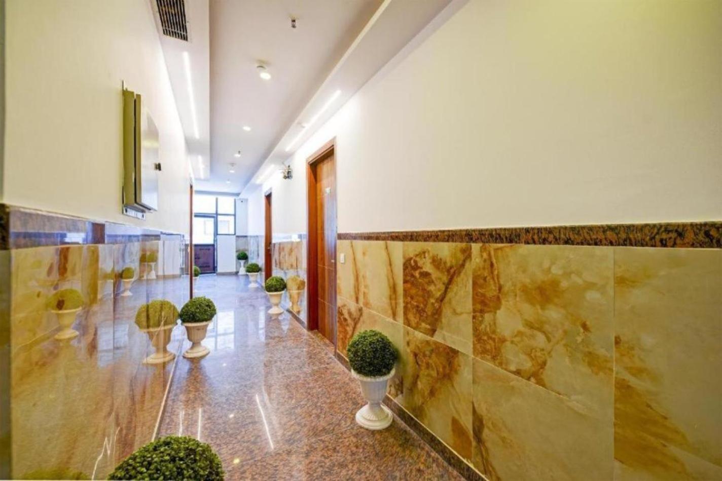 Rosewood Suites A Family Hotel Near Delhi Airport New Delhi Bagian luar foto