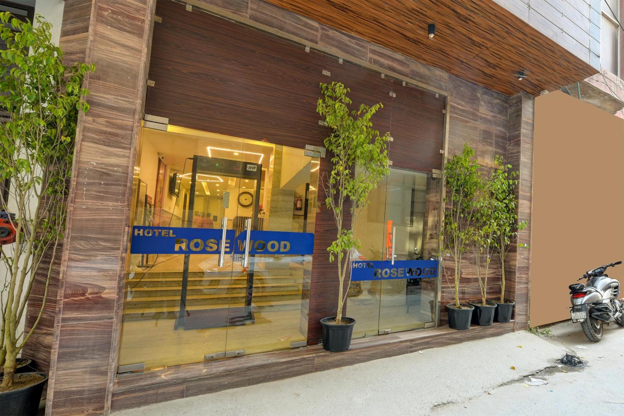 Rosewood Suites A Family Hotel Near Delhi Airport New Delhi Bagian luar foto