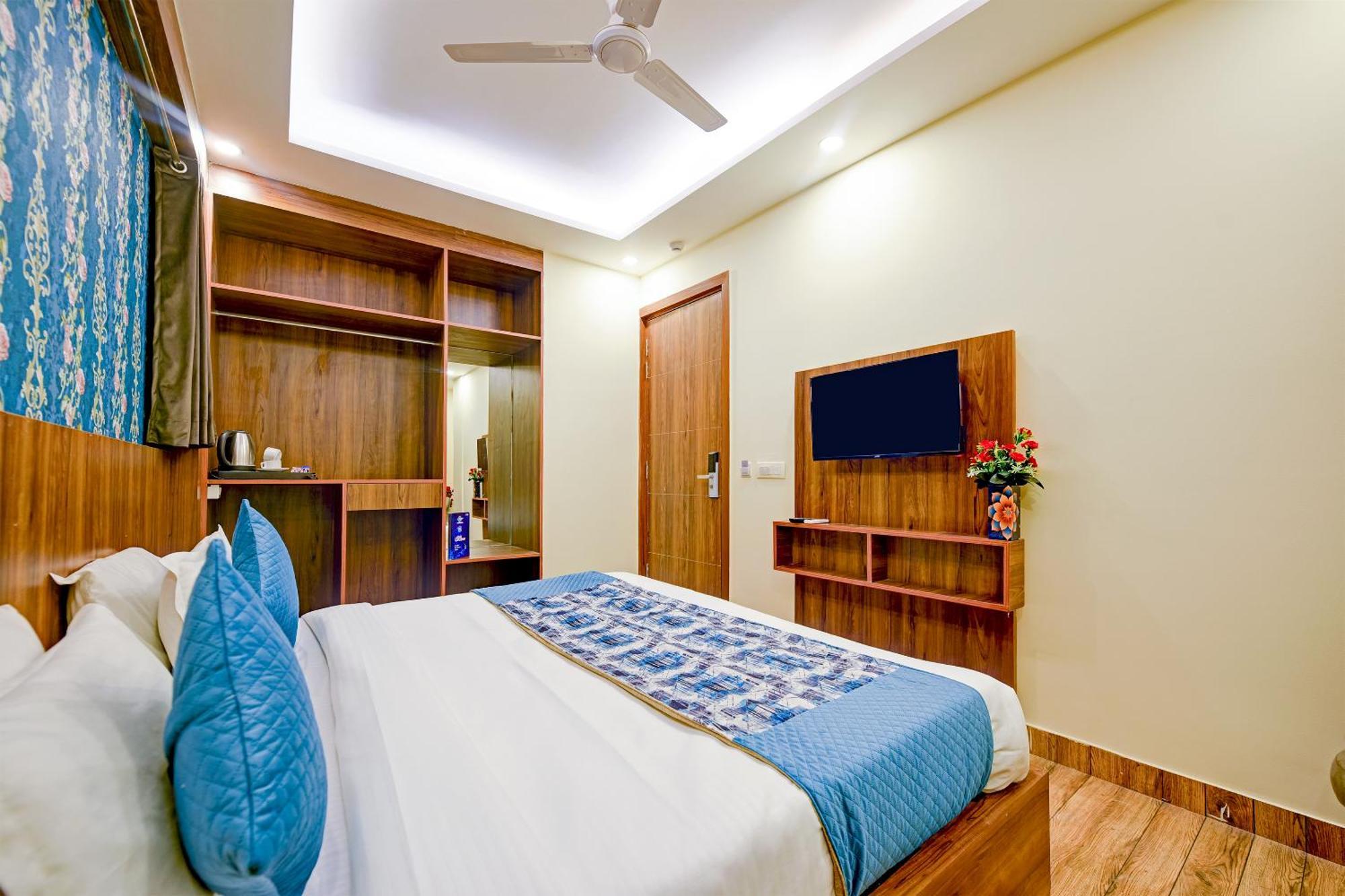 Rosewood Suites A Family Hotel Near Delhi Airport New Delhi Bagian luar foto