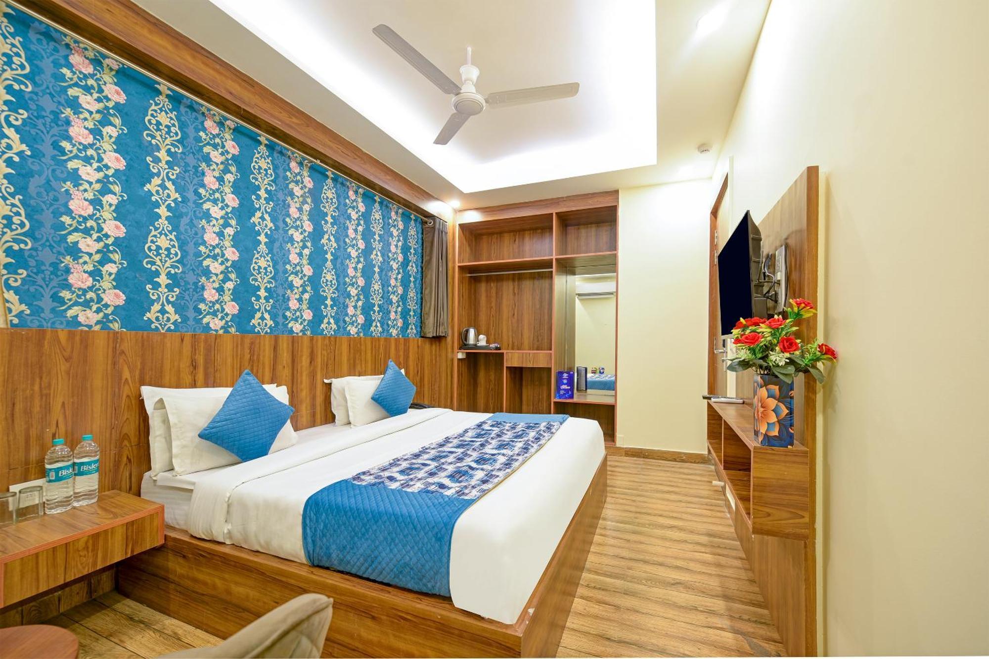 Rosewood Suites A Family Hotel Near Delhi Airport New Delhi Bagian luar foto